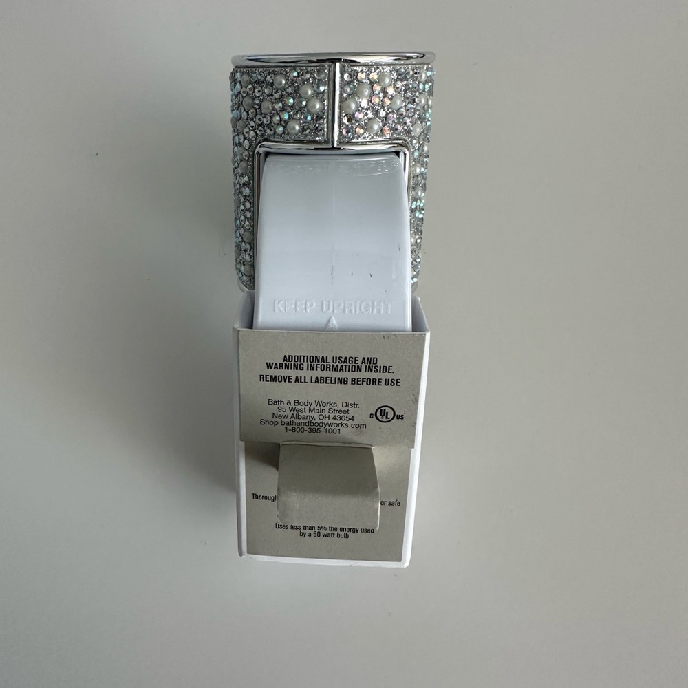 Bath & Body Works Sparkling Silver Wallflower Plug - Picture 3 of 4